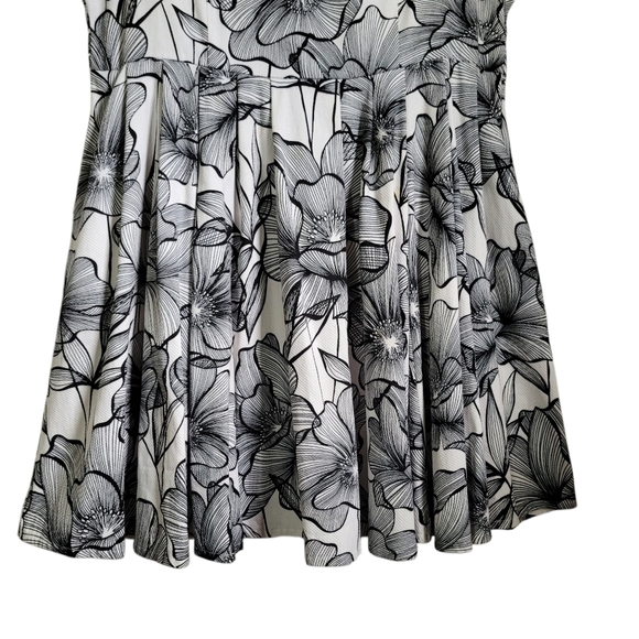 Danny & Nicole Sz 18 Black & White Floral Sleeveless Dress. Fit & Flare, Keyhole - Picture 3 of 12